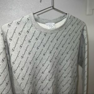 77% Cotton Champion Vintage Sweatshirt - Small